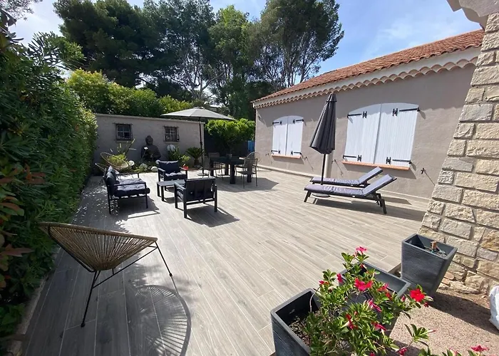 With Terrace La Ciotat
